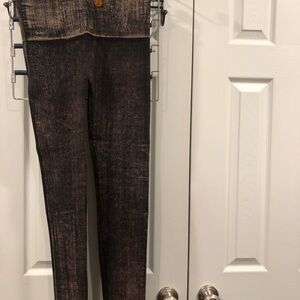 M. Rena Black and Brown Skinny Leggings